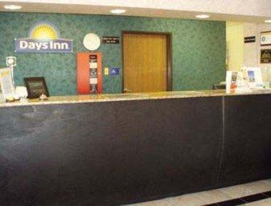 Days Inn By Wyndham Dallas Garland West Экстерьер фото