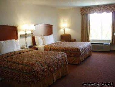 Days Inn By Wyndham Dallas Garland West Экстерьер фото